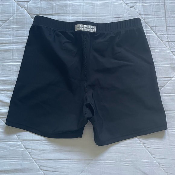 NWOT Under Armour shorts - Picture 2 of 5